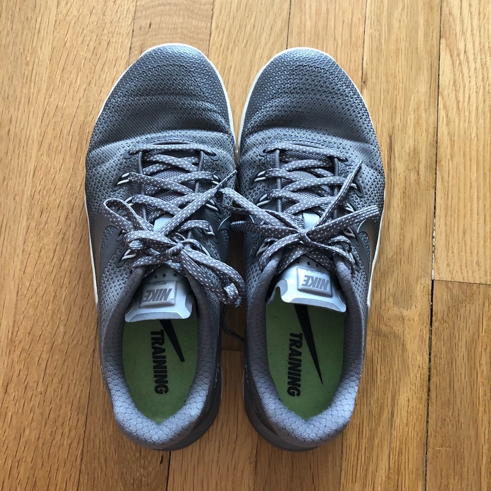 NIKE Gray Metcon 4 Sneakers